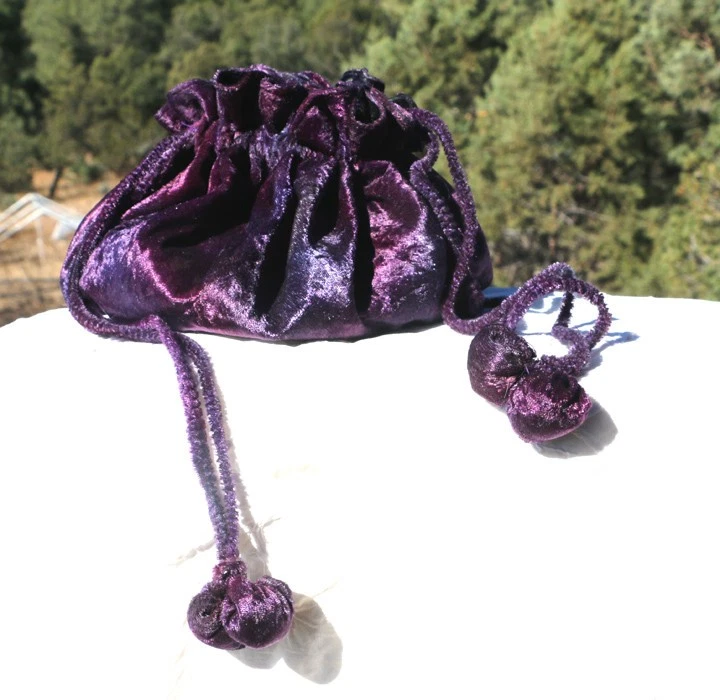 Retículo de veludo roxo feito à mão, bolsa de cordão - steampunk, regência, vitoriana - Imagem 1 de 4