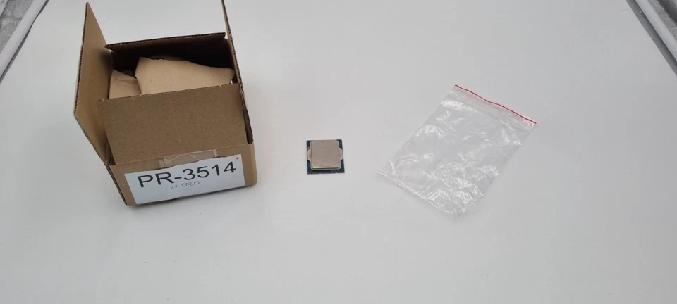 Intel Core i7-13700 2.1 GHz 30 MB Cache Socket LGA 1700 NO POST FAULTY - Imagen 1 de 4