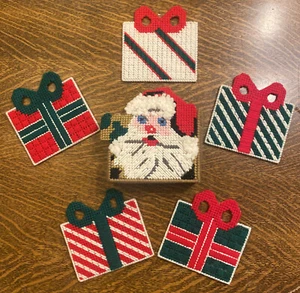 VTG Bucilla Coasters Set of 5 Plastic Canvas Santa Claus And Presents Christmas - Picture 1 of 12