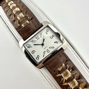 Reloj de cuarzo para mujer 34 mm tono plata esfera cuadrada cuero marrón - batería nueva - Imagen 1 de 13