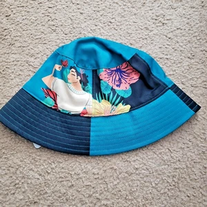 Disney  Encanto La Familia Bucket Hat for Adults - One Size - New - Picture 1 of 4
