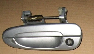 Türgriff Mazda 626 GF vorne links 97-02 - Bild 1 von 1