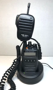 Vertex VX-454-G7-5 UHF Radio 450-512 MHz 512 Channels with Charger & Microphone - Picture 1 of 7