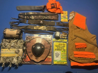 15 New Hunting Items Vest Harness Blind  Gun Sleeves Antler Mount Call Holders - Image 1 of 4