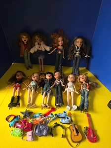Vintage 2001 Lot 10 Bratz Dolls With Clothes and Shoes - Picture 1 of 14