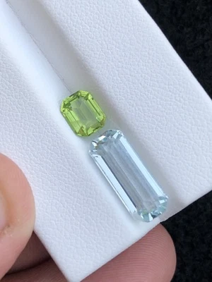 Very Beautiful Aquamurine And Peridot Piece's From Pakistan Bith Weight:5.10 Crt - image 1 of 4