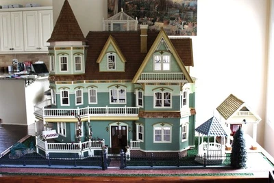 Final Reduction!  Queen Anne Dollhouse By Reel Good Toys With Base 1:12th - Image 1 of 4