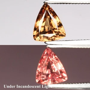 💎 0.87ct VS Trillion Natural Color Change Garnet - Unheated, Tanzania Gemstone - Picture 1 of 6