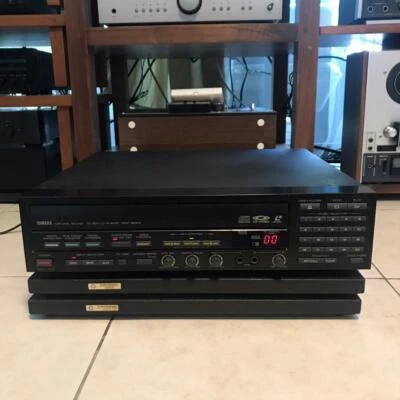 Yamaha Natural Sound LD Player CDV-1200K Foto 1 de 4