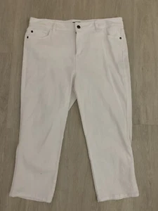DANA BUCHMAN WHITE DENIM Cotton Spandex Capri Jeans- size 14 - New Without Tag. - Picture 1 of 4