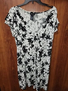 Joci & I Kleid weiß und schwarz Blumen Flatterärmel xl - Bild 1 von 3