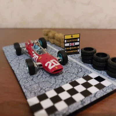 Ferrari 158 - J.Surtees - Scala 1:43 - con Pitboard - No box - Immagine 1 di 4