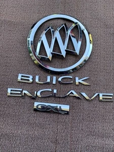 08-12 BUICK ENCLAVE CXL REAR LID Complete EMBLEM LOGO BADGE , Letters OEM - Used - Bild 1 von 2