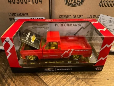 Chevrolet Cheyenne10 1973 M2 Machines carrocería cuadrada rojo persecución 1 de 750 1:24 R104 Foto 1 de 4