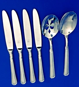 Pfaltzgraff Providence 4 Dinner Knives 1 Slotted & 1 Solid Serning Spoon Satin - Picture 1 of 3