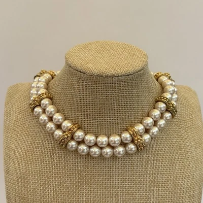 Collar Gargantilla Firmado Monet Doble Hilo Imitación Perla Tono Dorado Collar Distintivo Foto 1 de 4