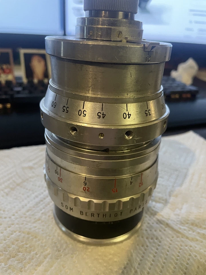 SOM Berthiot Paris Pan-Cinor 1:2.8 F=20 a60 mm - Image 1 of 4