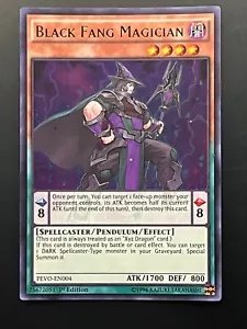 Tarjeta Yugioh Black Fang Magician ultra rara PEVO-EN004 1ª edición - Imagen 1 de 2