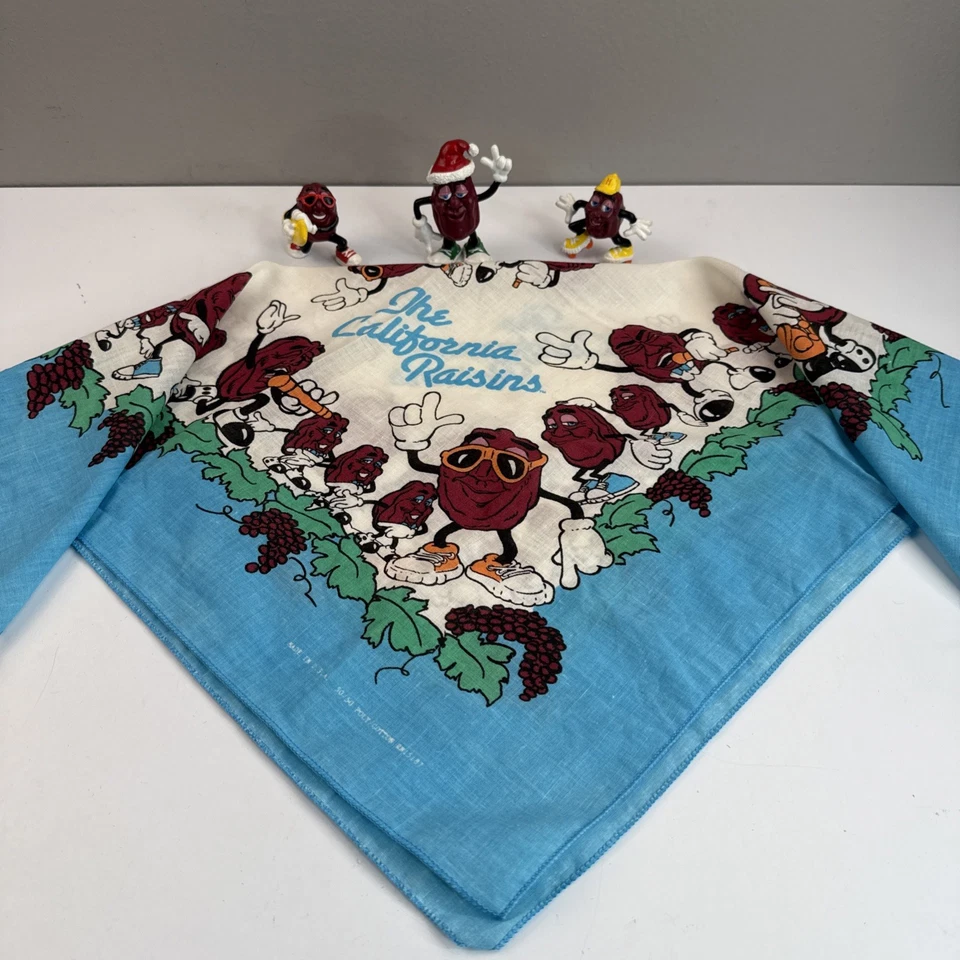 The California Raisins Handkerchief Bandana 1988 Applause & 3 Raisins Figures - Image 1 of 4