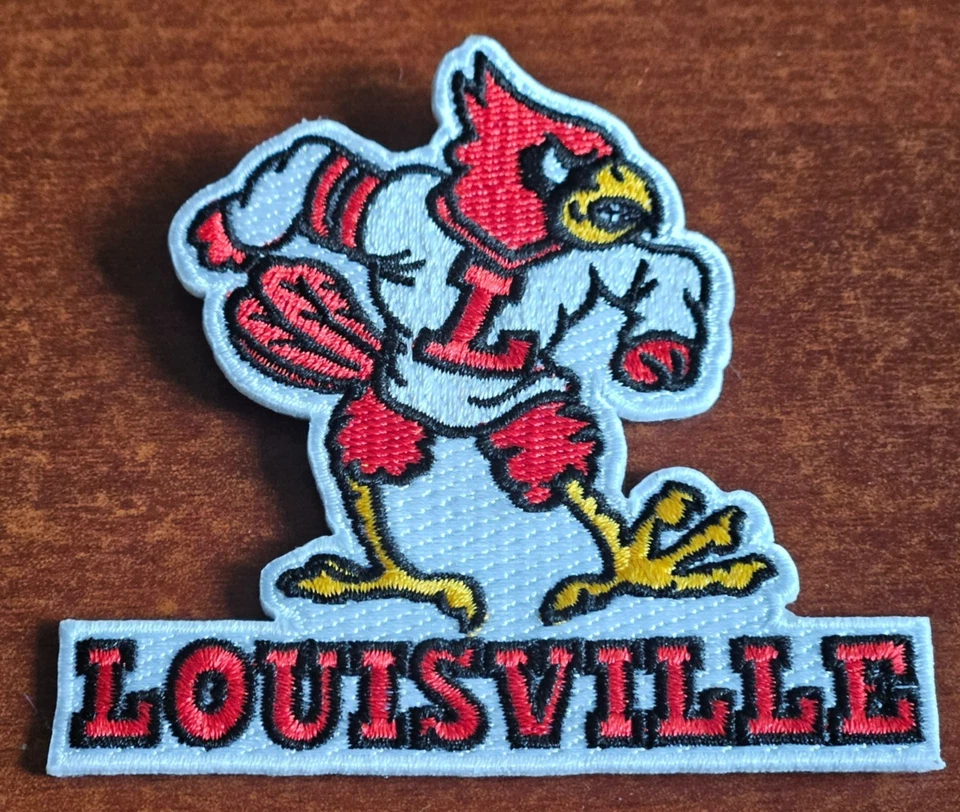 Louisville Cardinals высокого качества 3 «X 3» железа на вышитая нашивка Бесплатная доставка - Изображение 1 из 1