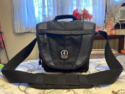 Travel Camera Bag Protective Padded Tamrac 5533 Black Shoulder Strap Great Shape - Image 1 of 4