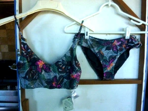 O'NEILL SANDRINE 2 PIECE MID BRALETTE/STRAPPY SIDE BIKINI     Wm. SZ. S      NWT - Picture 1 of 6