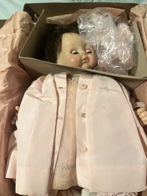 Muñeca bebé Madame Alexander PUSSY CAT 20" rubia ojos azules en vestido de tafetán rosa  Foto 1 de 2