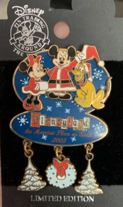 Christmas Merriest Place on Earth 2005 Mickey, Minnie Mouse, Pluto Disney Pin LE - Picture 1 of 1