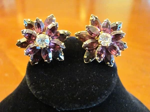 VTG BEAUTIFUL FLOWER SHAPE AMETHYST GEMSTONES PRONG SET STUD PIERCED EARRINGS - Picture 1 of 6