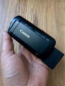 Canon LEGRIA HF R806 HD Camcorder – Excellent Condition + Charger - Picture 1 of 14
