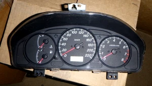 Ford Laser KN KQ 2/99-03 Instrument Cluster - Photo 1 sur 3