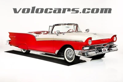 Ford Fairlane 500 Skyliner 1957 Foto 1 de 4