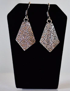 Unedle Metall Silberfarbene Haken Ohrhänger Modeschmuck aus Indien - Bild 1 von 3