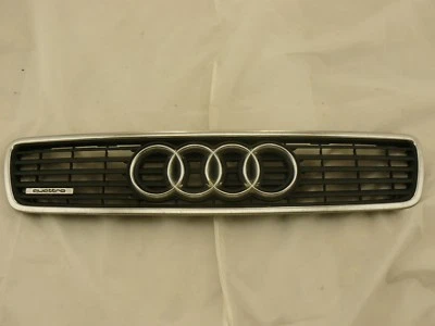  Rejilla completa con emblema Audi A4 Quattro (1996) Foto 1 de 4