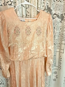Vintage Nilani Peach Satin with Lace Embroidered Dress Size 8 , Blouson - Picture 1 of 12