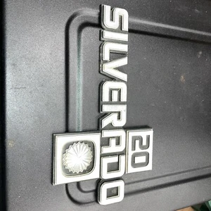 Silverado 20 Chevrolet Truck Emblem  - Bild 1 von 6