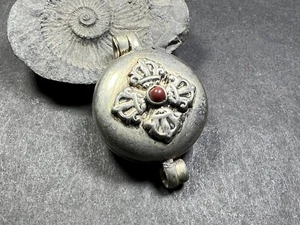 P1041 Buddha Kalachakra Ghau prayer Box pendant necklace Tibet Nepal - Picture 1 of 6