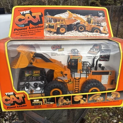 NIB - New Bright "The Cat 992", Power Loader, w /Remote, # 2190, RARE, Vintage. - Image 1 of 4