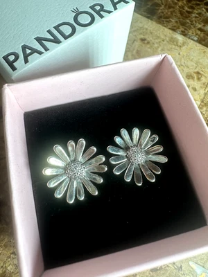 Pendientes Pandora Pavé Flor Margarita Declaración #298812C01 Circonita cúbica Transparente + Caja de Regalo Foto 1 de 4