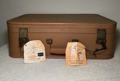 Vintage 50’s Red Starline Suitcase Luggage Large Size 21x14 Excellent Condition - Image 1 of 4