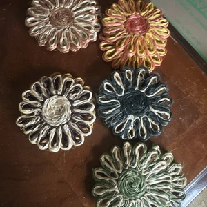 Stroh Gewebt Untersetzer Oma Kern 10er Set Rattan Blumen Vintage Boho Hippie - Bild 1 von 3