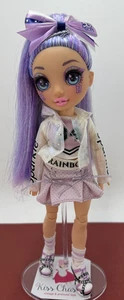 MGA 2020 ☆ Rainbow High ☆ Cheer : VIOLET WILLOW - Cheerleader Squad Doll #2 - Imagen 1 de 5