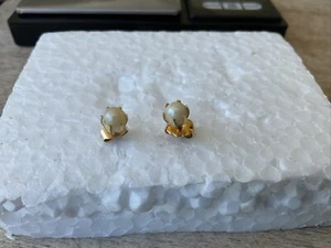 Estate 14k Yellow Gold Pearl Stud Earrings .95 Grams Not Scrap - Picture 1 of 7