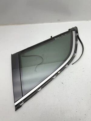 2007-2015 AUDI Q7 4L - REAR RIGHT PASSENGER QUARTER WINDOW GLASS OEM 4L0845300 - Изображение 1 из 4