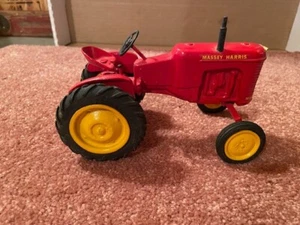 Massey Harris Pony MH Tractor Vintage Original 1/16 Tractor - Picture 1 of 8