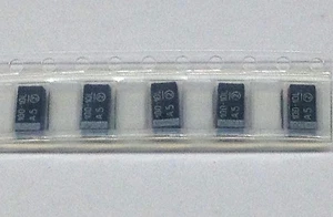 5 Stück SMD Tantal Kondensatoren 100 µF / 10 V - Bauform C Vishay (M2025) - Picture 1 of 4