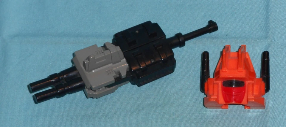 Original G1 Transformers Razorclaw PREDAKING HEAD CASCO + PISTOLA arma piezas lote Foto 1 de 1