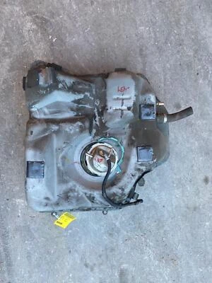 Ford Focus 2008 tanque de llenado de gasolina y combustible con conjunto de bomba de combustible sedán de 4 cilindros OEM Foto 1 de 4