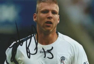 BOLTON: GRETAR STEINSSON SIGNED 6x4 ACTION PHOTO+COA - Picture 1 of 1