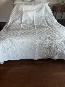 Waterford Fine Linens Satin QUEEN Quilted Coverlet Ivory Light Ecru Excellent! - Picture 1 of 16